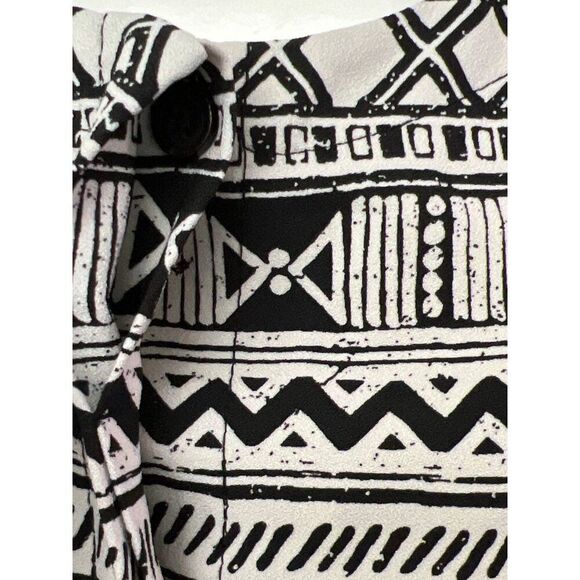 Merona Women Black White Aztec Geometric Print Romper Size XL - Picture 7 of 10
